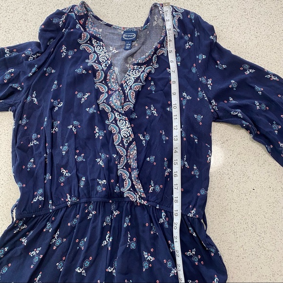 Blue Floral Romper with 3/4 sleeves- women size L - Picture 8 of 10